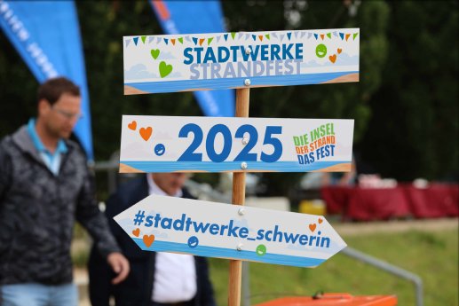 Stadtwerke Strandfest 2025 - Wegweiser.jpg