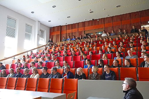csm_Gut_gefuellte_Hoersaele_79ebf06924.jpg